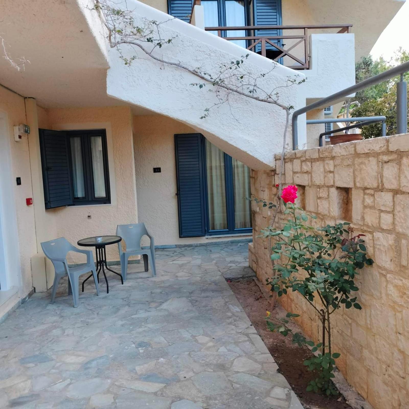 Nancy - Chara Apartments Картерос Экстерьер фото