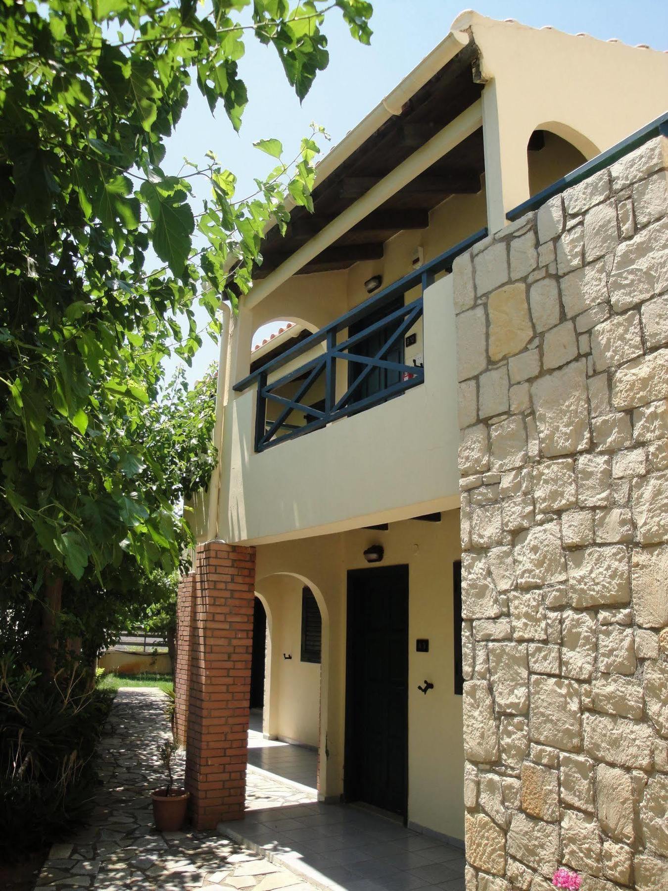 Nancy - Chara Apartments Картерос Экстерьер фото